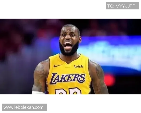 足球巨星公开发声质疑詹姆斯场外影响引发热议